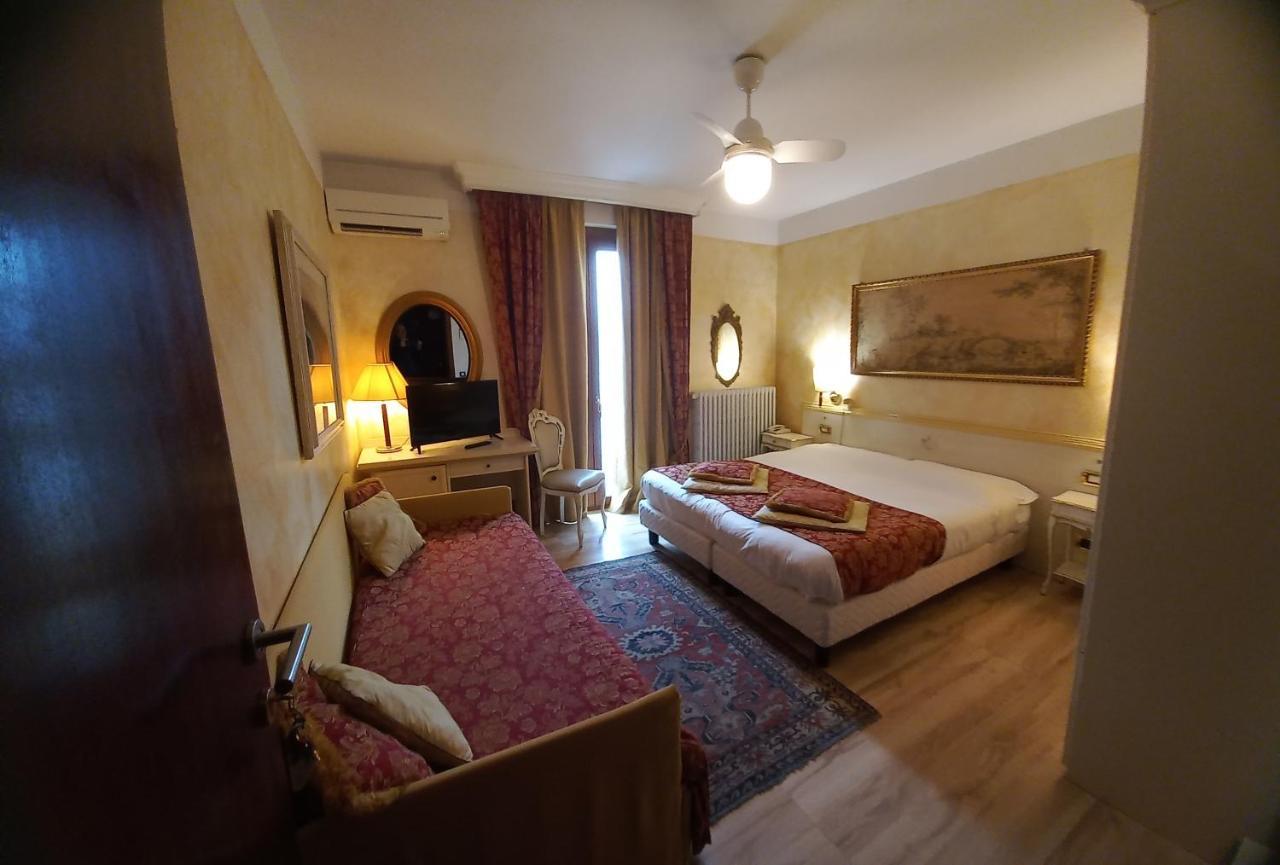 Hotel San Marino Laglio Dış mekan fotoğraf