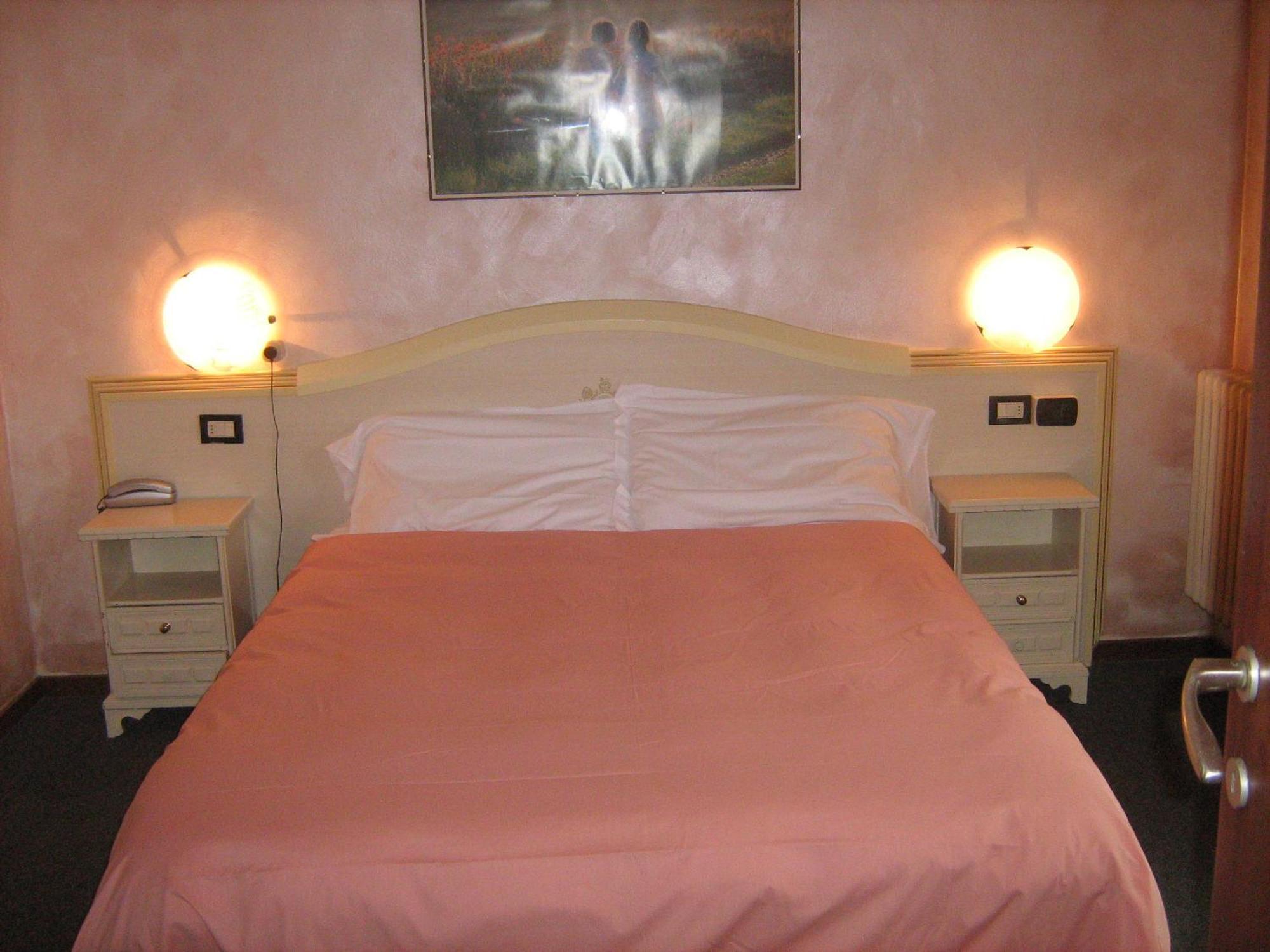 Hotel San Marino Laglio Oda fotoğraf