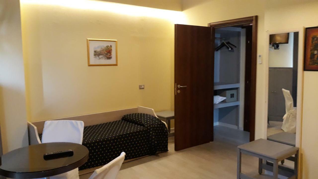 Hotel San Marino Laglio Dış mekan fotoğraf